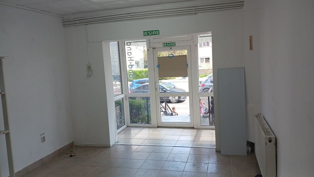 Închiriez spațiu comercial SAD