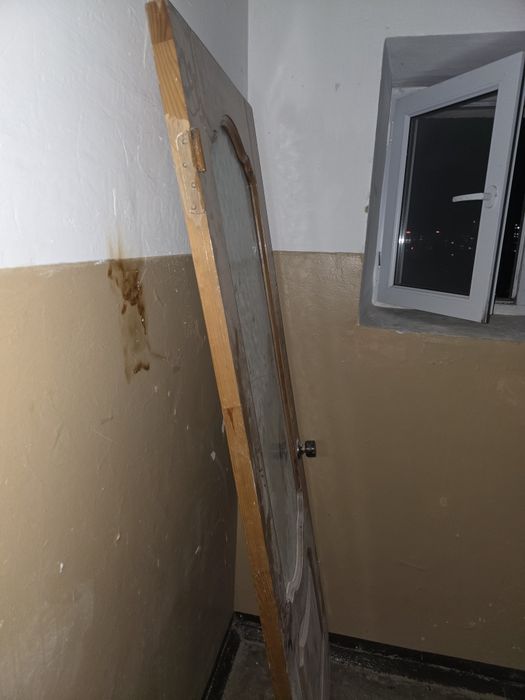 отдам дверь . кому надо