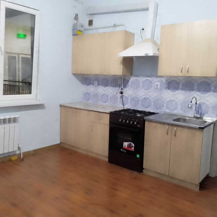 Қарши Ситидан 2 хонали яшашга тайёр уй сотилади, ижарачиси билан