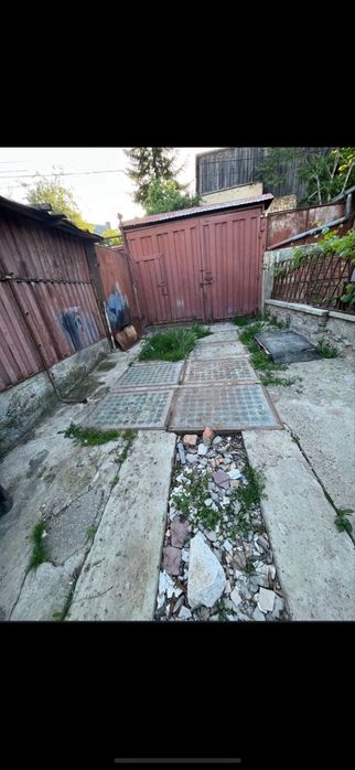 Inchiriez teren depozitare parcare rulote masini 300 m2 centru iasi acces auto si camping utilitatile cu grup sanitar si bucatarie comuna