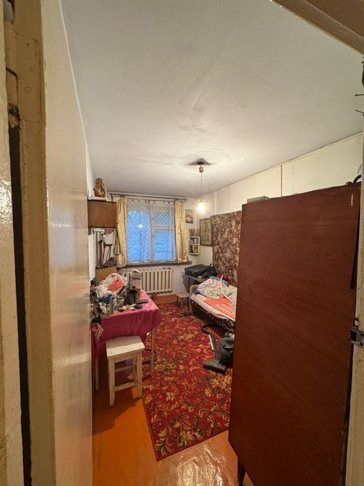 Продам трехкомнатную  квартиру