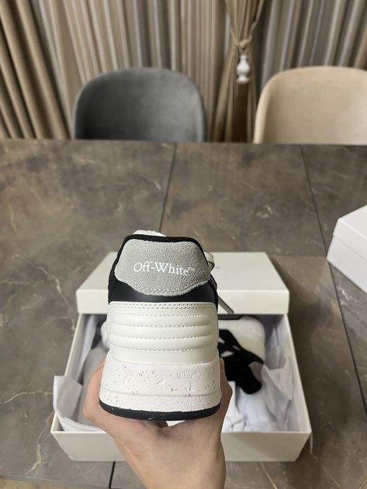 Off White Out of office