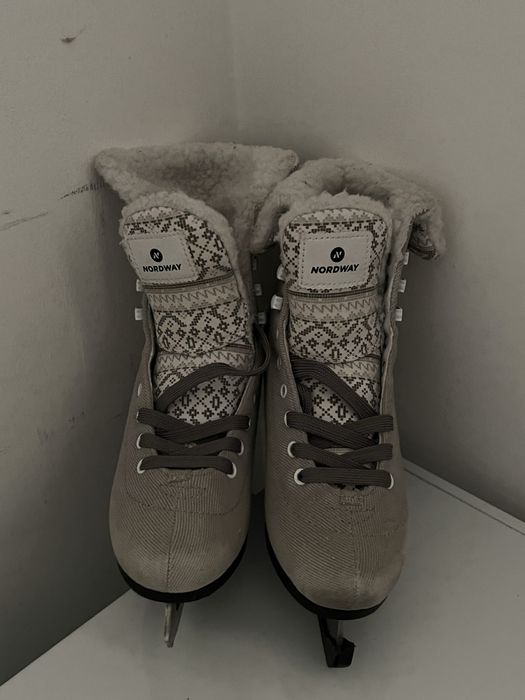 Фигурные коньки б/у