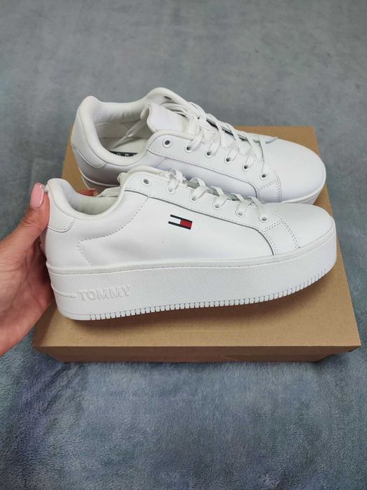 Оригинални кожени сникърси Tommy