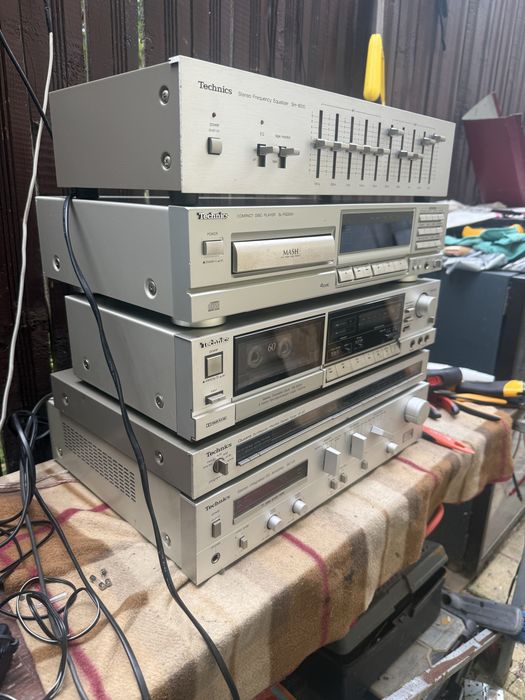 Linie technics argintie