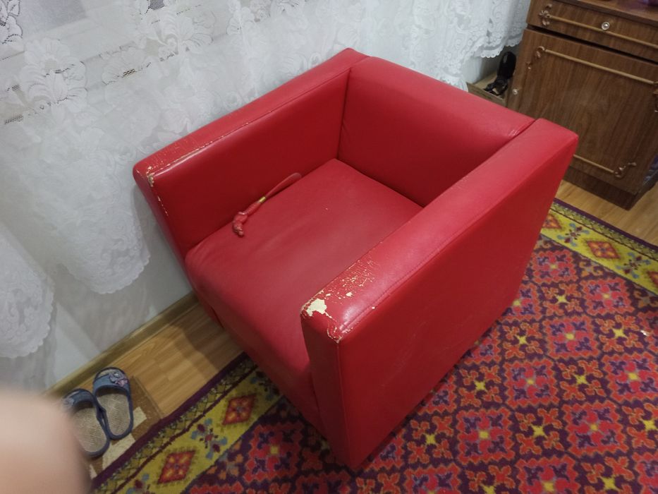 Диван и кресло. Б/у