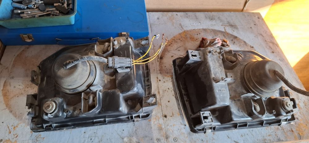 Продам фары паджеро 2