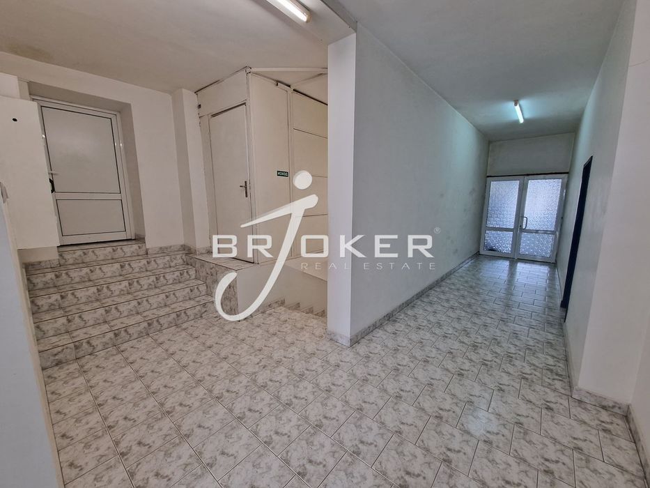 Продава се Промишлена сграда в Кърджали, Център - 1092 кв.м за 1000 €/кв.м - Снимка #5