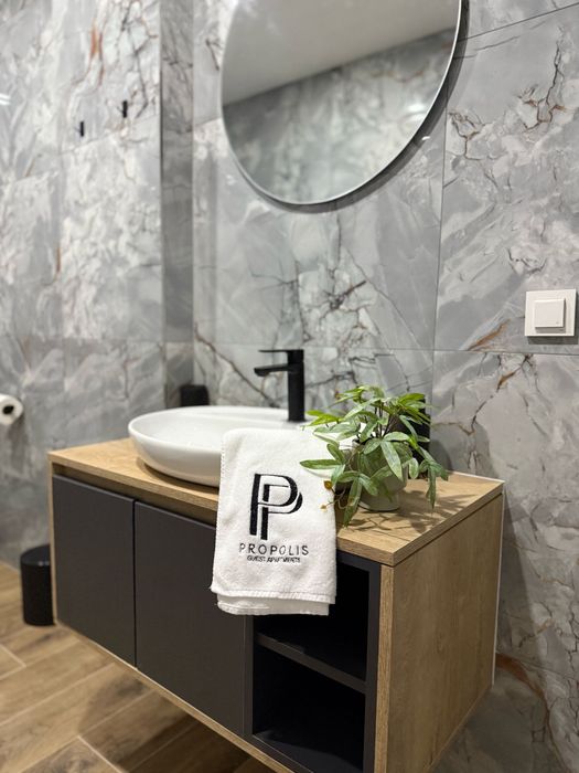 Дава се под наем Двустаен апартамент в Момчилград - 85 кв.м за 40.8 € - Снимка #1