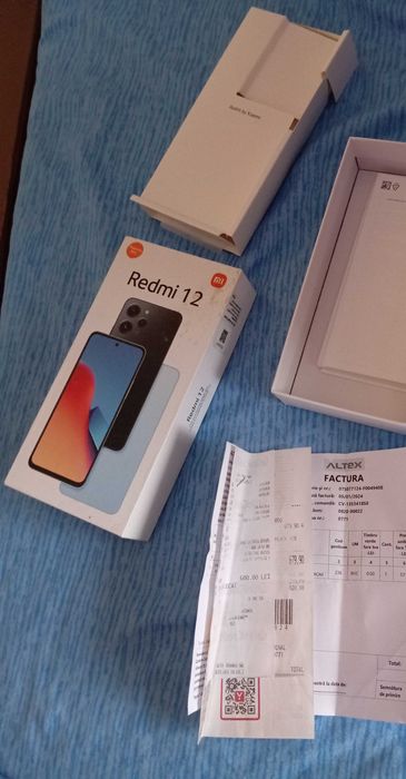 Vând redmi 12 full box