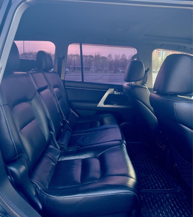 Продам Ленд Крузер 200.