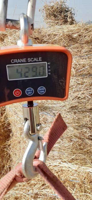 Baloti rotunzi de lucernă