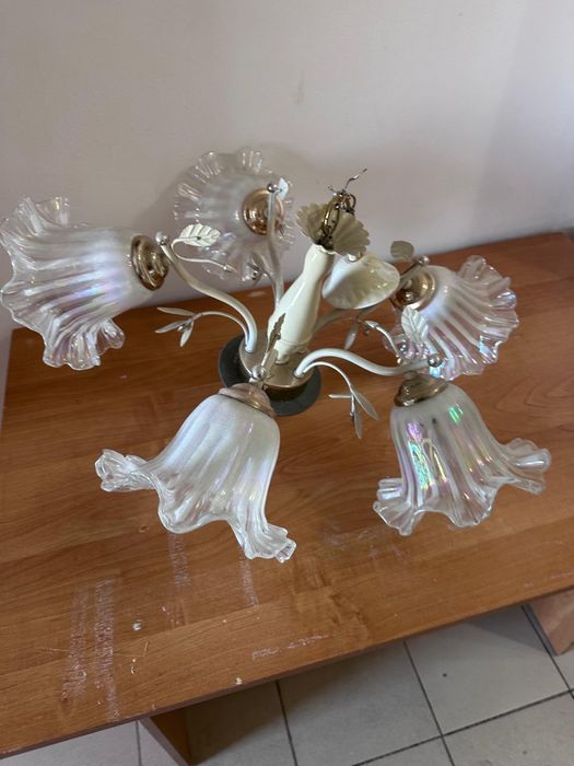 Продам люстру б/у