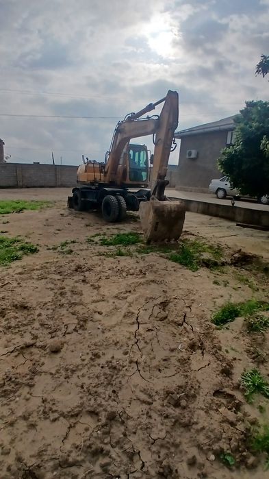 Ekskavator hyundai 130
