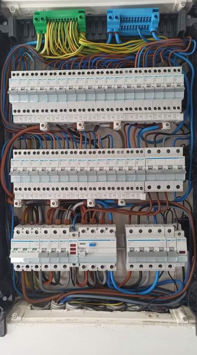 Изграждане и ремонт на битови и промишлени ел.инсталации