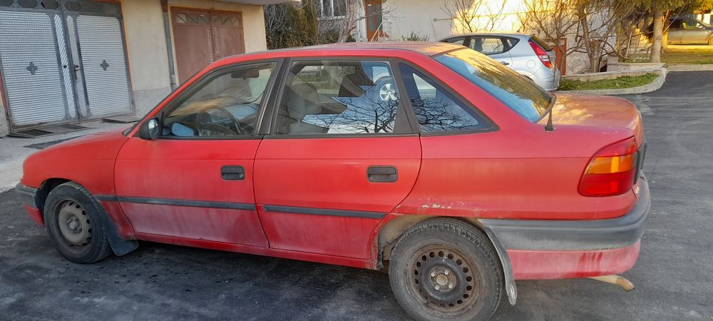 Opel Astra 1.6 benzin