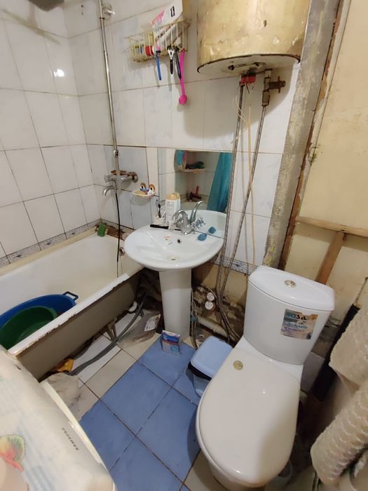 Продам 2 х комн. 2-20,  2 этаж.