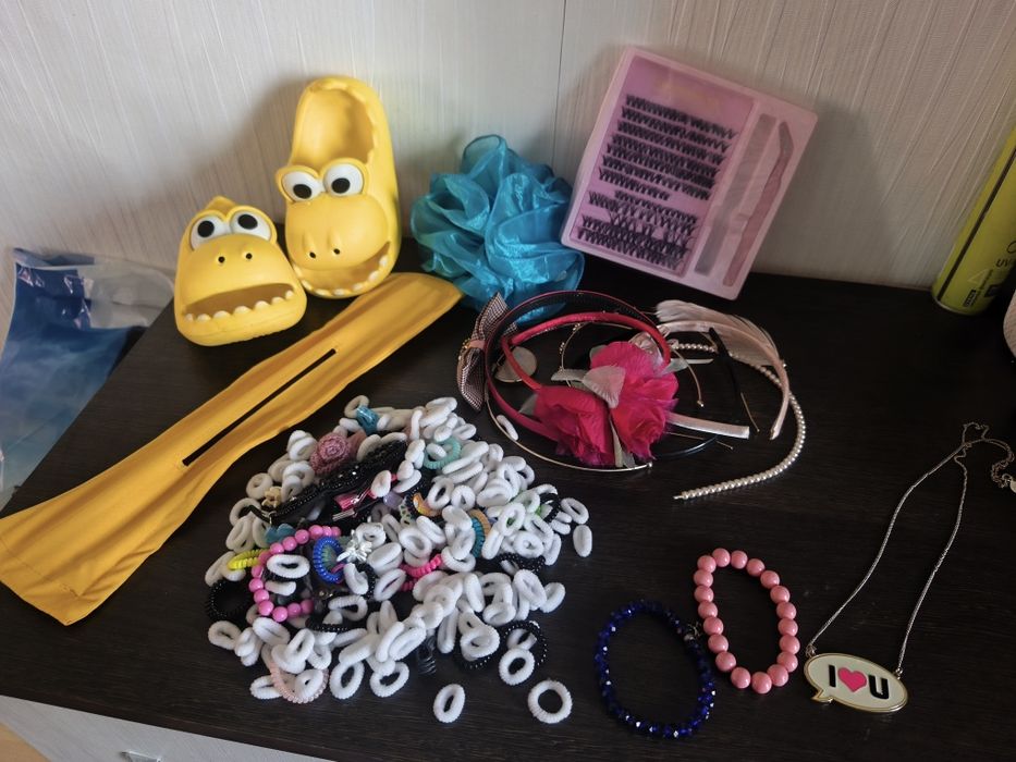 Заколки ободки отдам почти даром