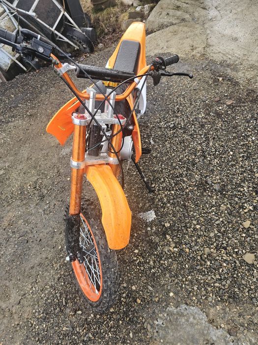 Vand sau schimb cu kukrin g2master/ g3/g4 Cross 125 cc de teren