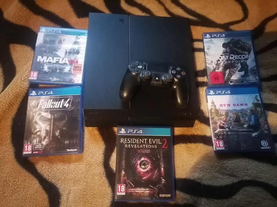 Vând playstation 4 Fat și căști