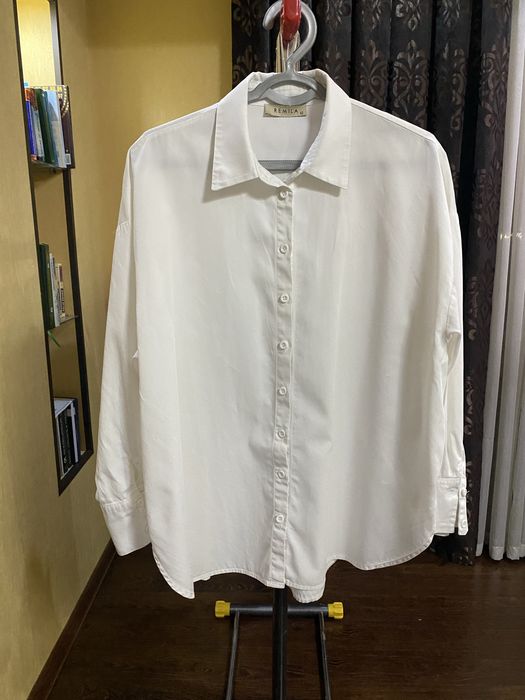 Стильная базовая рубашка оверсайз REMILA