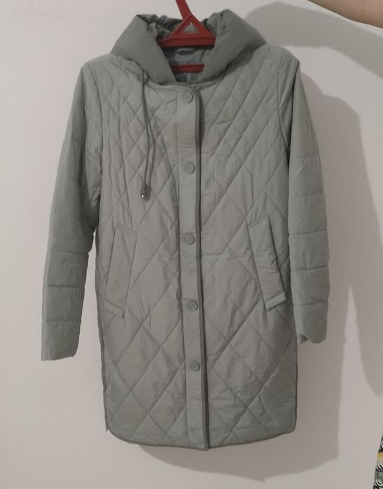 Продам демисезонную куртку плащ