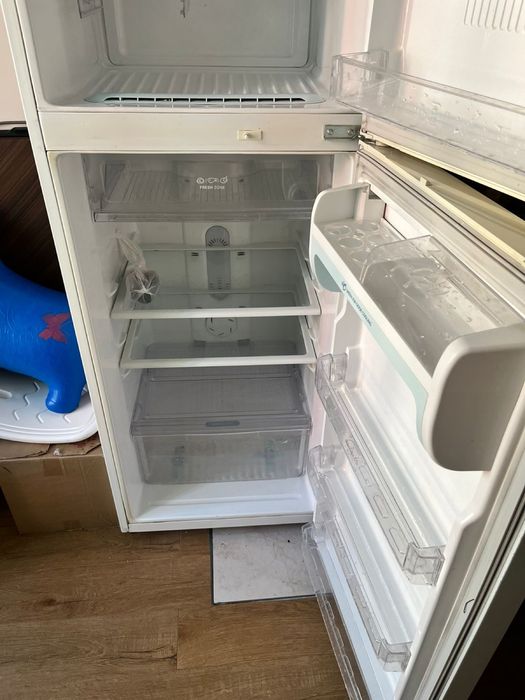 Продам холодильник LG