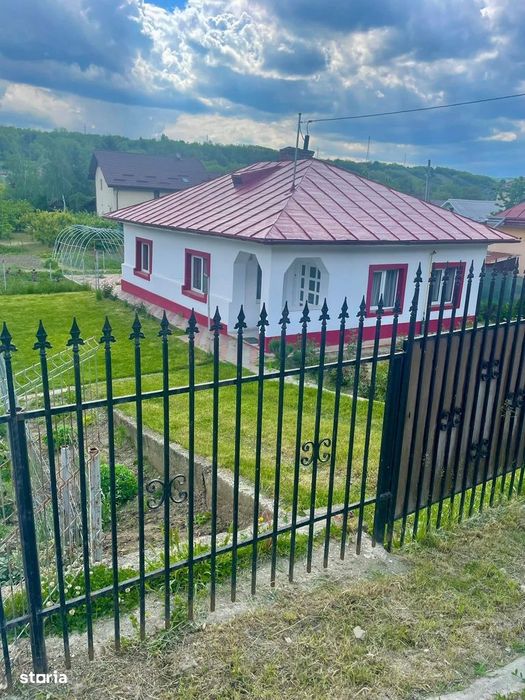 Casa parter,Margineni-centru,teren 1366 mp