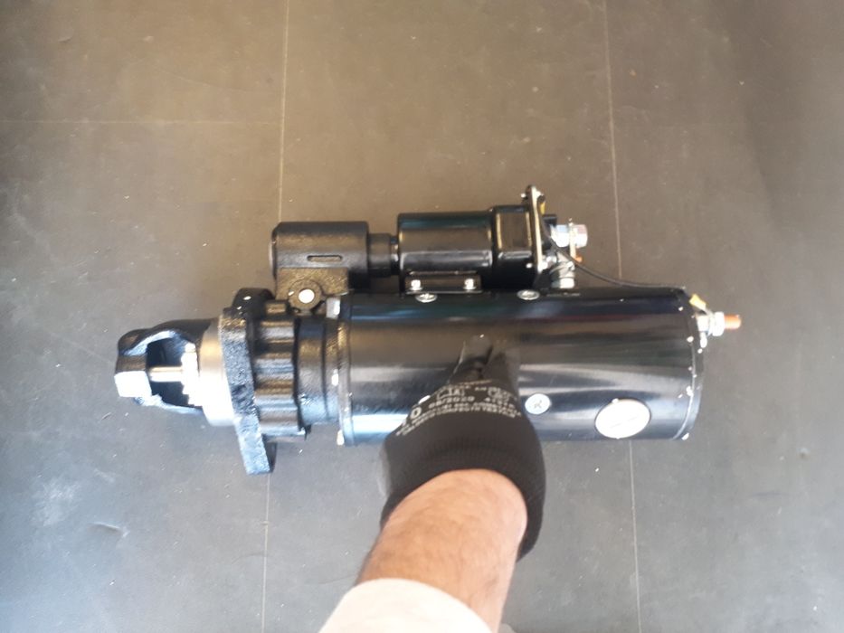 Electromotor nou excavator pe senile VOLVO EC360 EC460 EC330