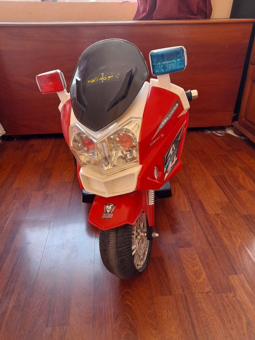 Акумулаторен полицейски мотор