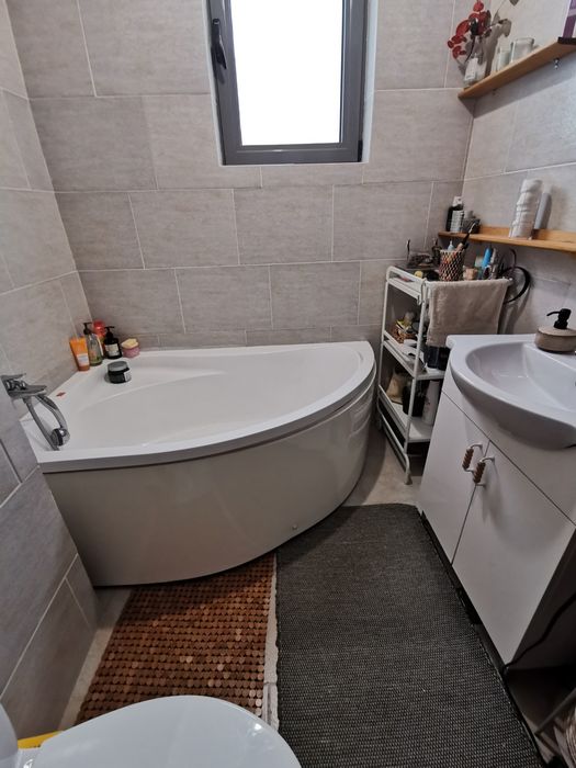 Proprietar inchiriez apartament spatios cu 2 camere, cu loc de parcare, Pipera