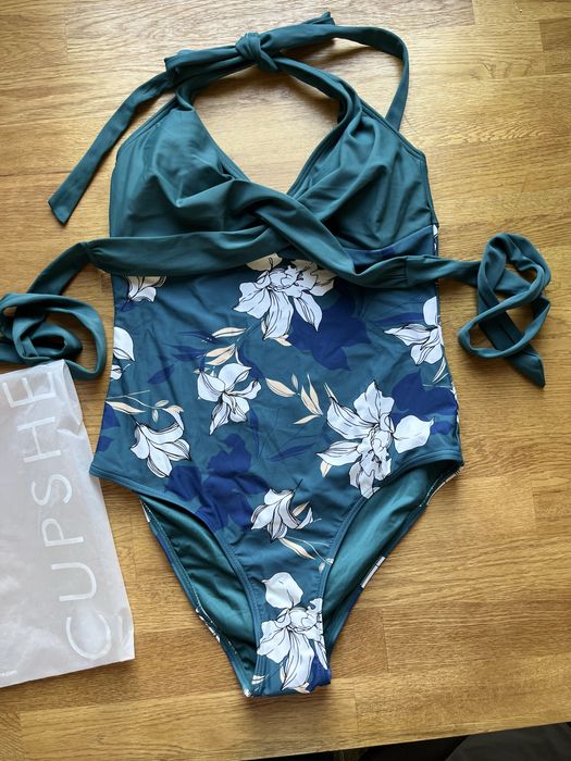 Цял бански костюм М/L размер