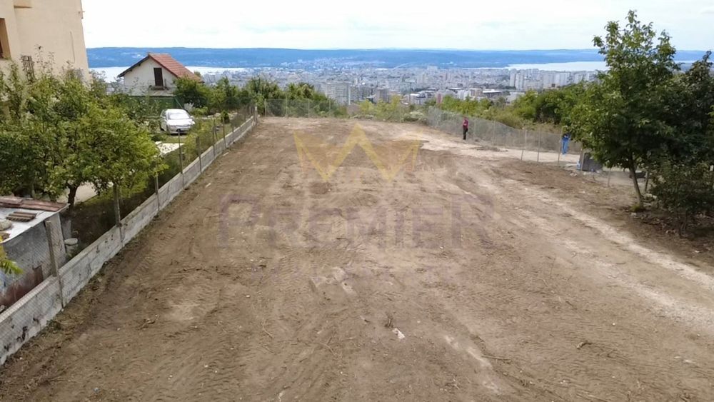 Парцел в Варна-м-т Сотира площ 979 цена 130000