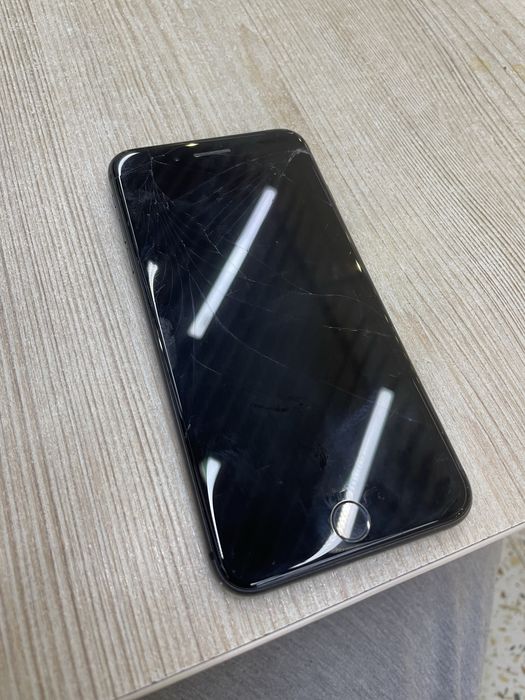Iphone 8 plus 64 gb АКБ 74%