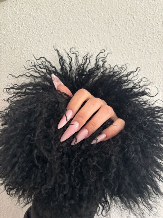 Manichiura cu gel și oja semi