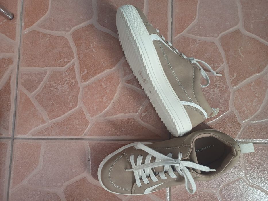 Pantofi sport Reserved mărimea 40
