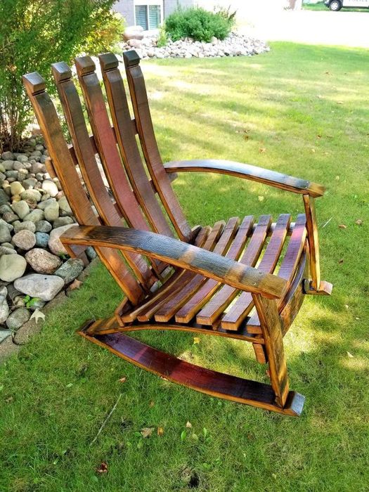 Mobilier din butoaie