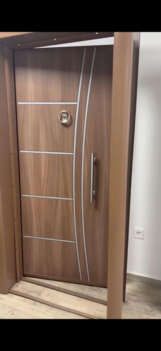 Входна врата с метална каса-Porto