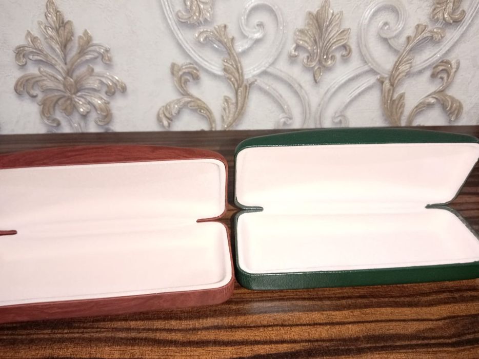 Продам  футляр для очков