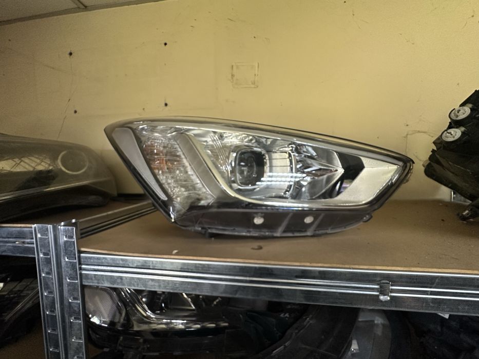 Десен фар Хюндай Санта Фе  би ксенон 3 HYUNDAI SANTA FE III 3 BI XENON  2W92R-DM001  EU