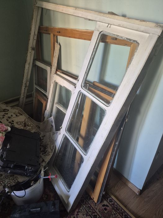 Деревяные окно отдам даром