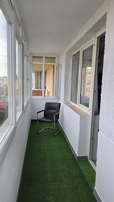 Inchiriez 2 camere piata Progresu,proaspat renovat