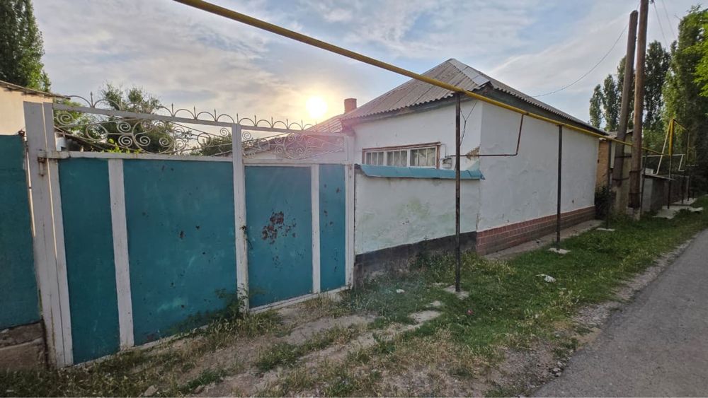 Үй сатылады 10 соттық жерімен