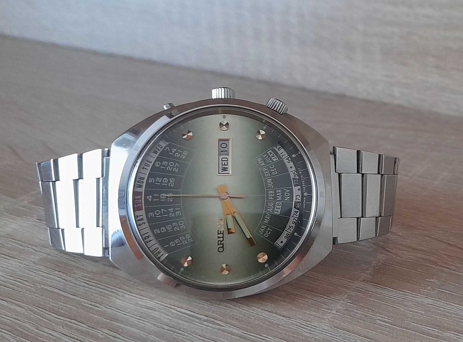 Ceas Orient multi year calendar automatic din anii '70  impecabil