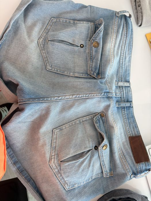 Vand pantaloni marca Denim
