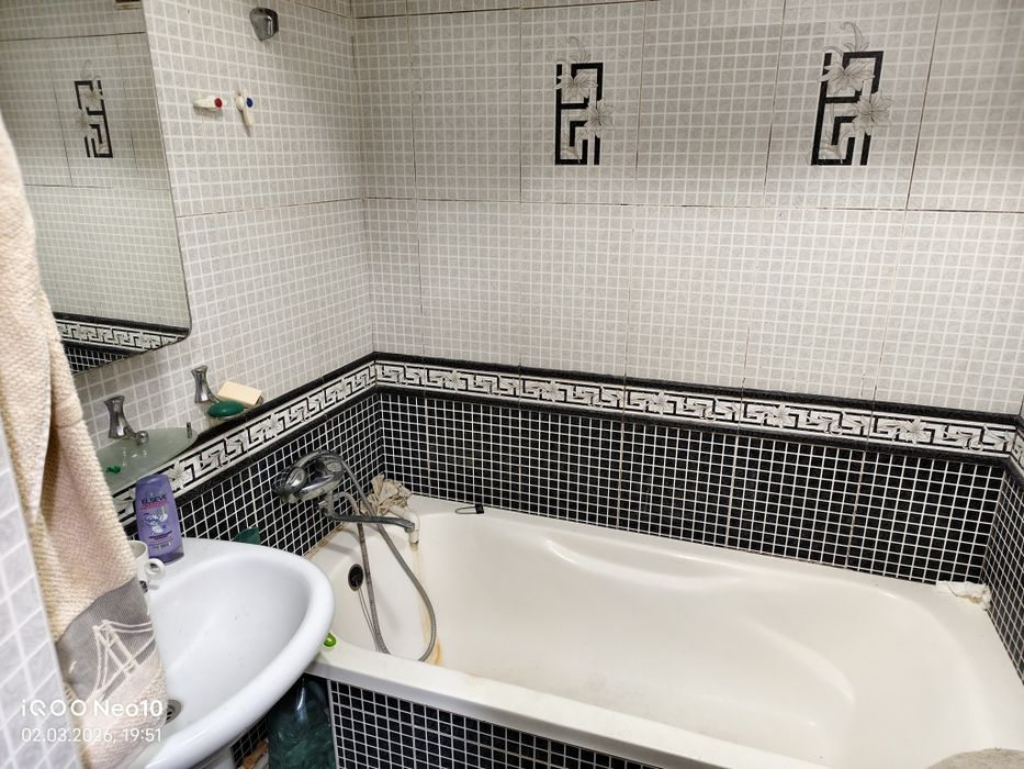 Qarshi markazida tayyor yashash uchun 3 xonali kvartira!