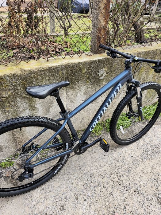 Specialized Rockhopper 29 цола М размер 2x9 Скорости палцови