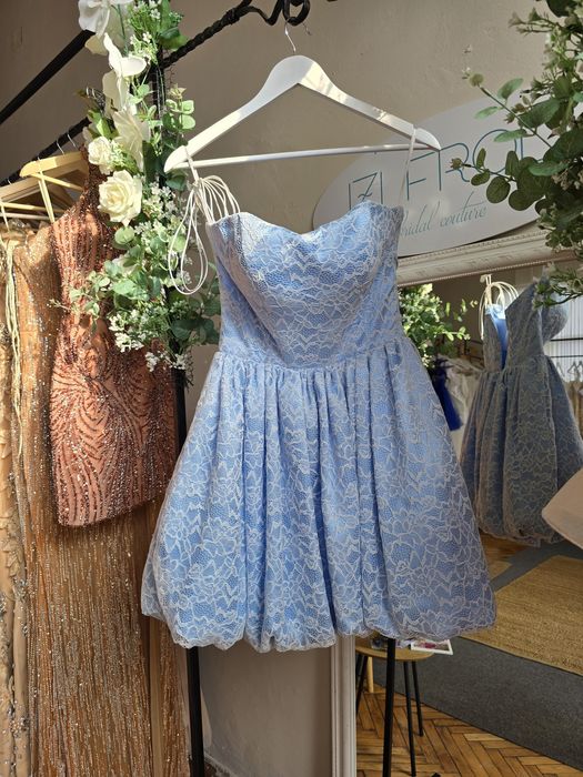 Къса светло синя рокля