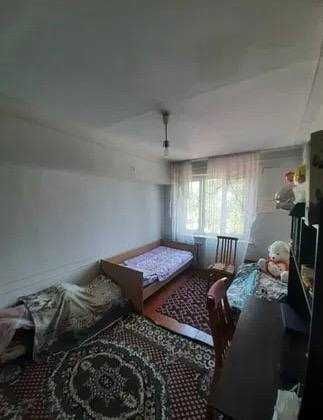 Продаётся 4х комнатная квартира В центре Ц-5