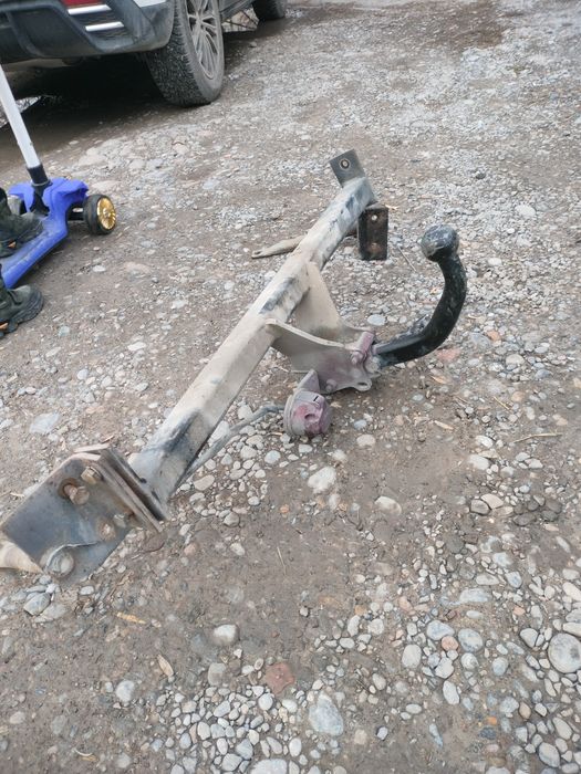 Фаркоп на Мазда Кронос